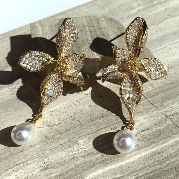 NEW ~ Anthropologie Shashi Pave Crystal Flower & Pearl Dangle Earrings - Picture 5 of 10